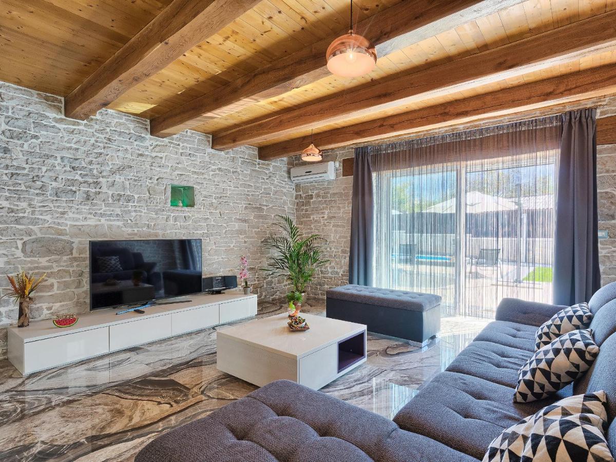 פאזין Villa Patrick-Luxury Stone House In The Center Of Istria מראה חיצוני תמונה