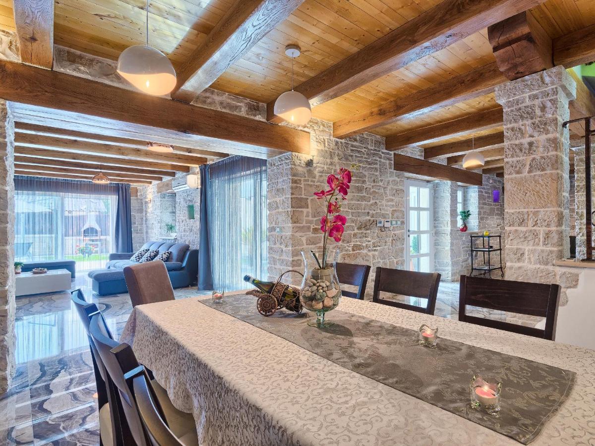 פאזין Villa Patrick-Luxury Stone House In The Center Of Istria מראה חיצוני תמונה