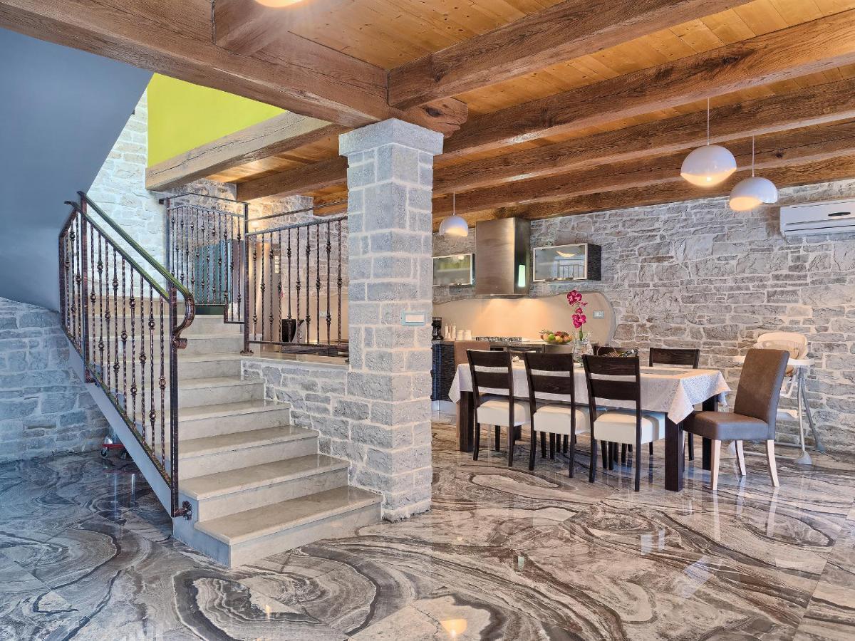 פאזין Villa Patrick-Luxury Stone House In The Center Of Istria מראה חיצוני תמונה
